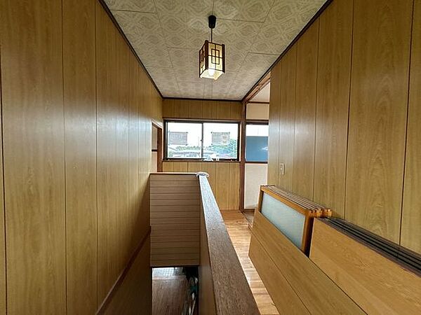 【リフォーム中】2階廊下です。壁、天井はクロスを貼ります。