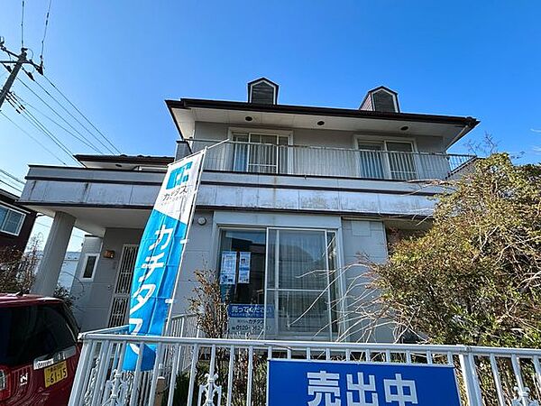 【リフォーム予定】外観別角度です。庭スペースがございます。