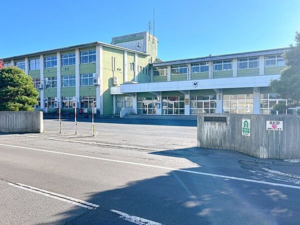 十和田市立東中学校まで約650ｍです。