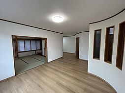 青森市小柳1丁目　戸建て 5SLDKのリビング/ダイニング