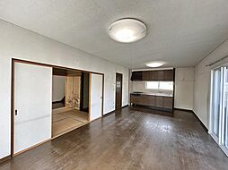 青森市大字筒井字八ツ橋　戸建て 5LDKのリビング/ダイニング