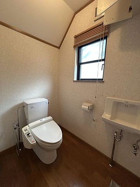 【現況販売】1階トイレです。