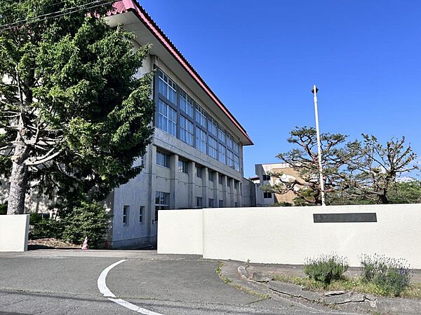 detached 青森県三戸郡五戸町字地蔵岱14-153
地図を見る