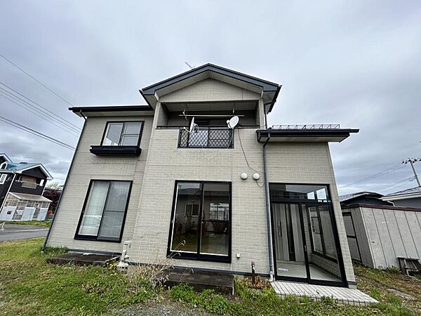 detached 青森県三戸郡南部町大字杉沢字あけぼの1-29
地図を見る