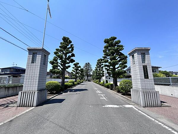 【周辺環境】五戸町立五戸小学校まで約1kｍ（徒歩13分） 1000m