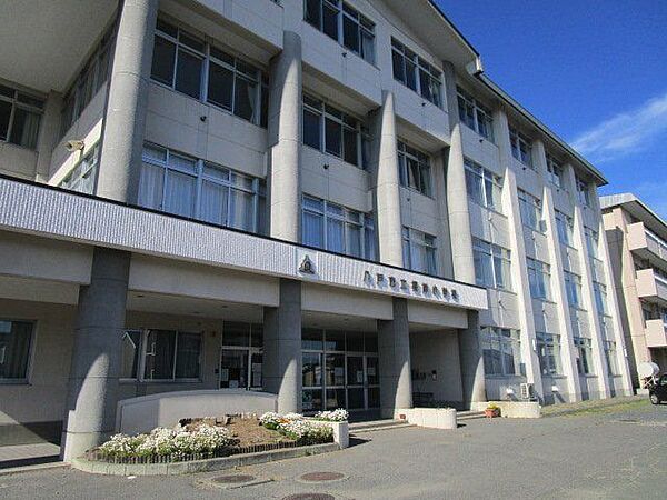 【周辺環境】八戸市立根岸小学校まで約570ｍ（徒歩8分）