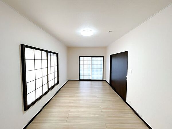 【リフォーム済】7.5帖洋室別アングルです。