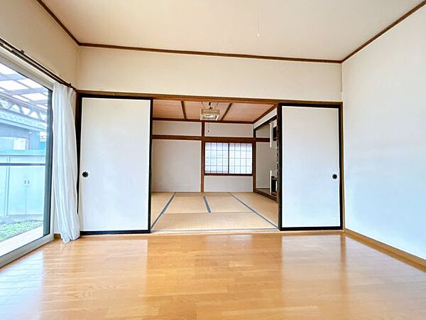 別アングル：リビング