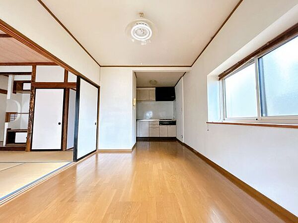 別アングル：リビング