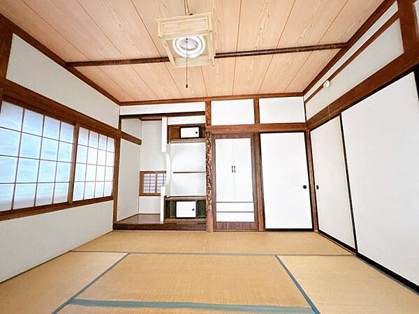 別アングル：1階和室8畳