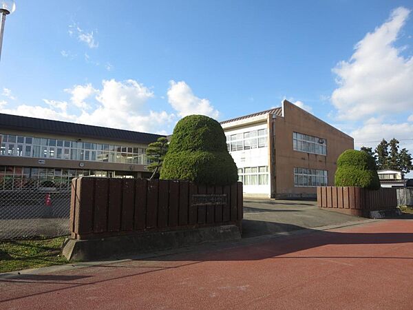 detached 岩手県胆沢郡金ケ崎町西根裏小路3-3
地図を見る