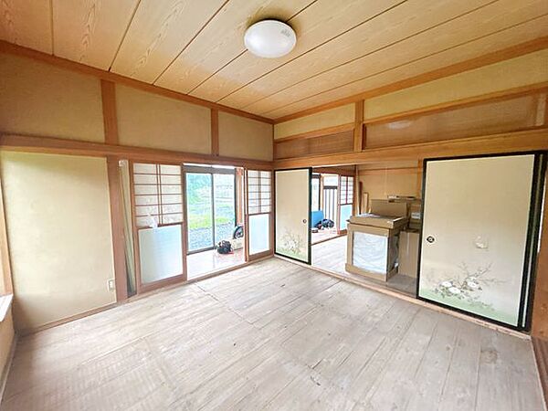 【リフォーム中】1階南側和室の別アングルです。