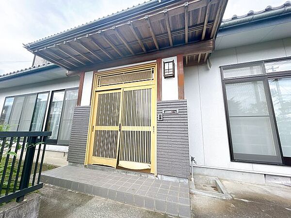 【現況販売】玄関外部です。