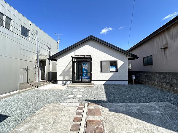 detached 秋田県南秋田郡八郎潟町字昼根下92-2
地図を見る