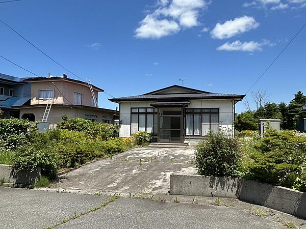 detached 秋田県南秋田郡八郎潟町字中田235-2
地図を見る