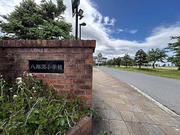detached 秋田県南秋田郡八郎潟町字中田235-2
地図を見る