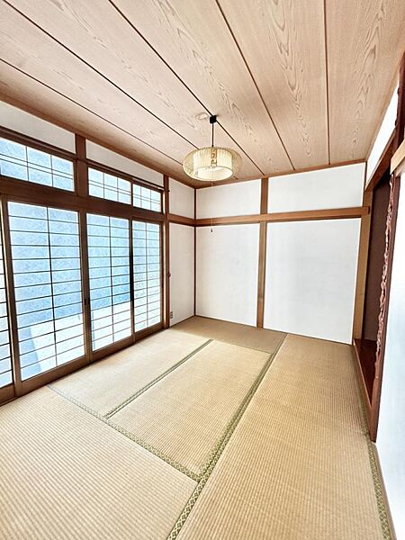 detached 秋田県南秋田郡八郎潟町字中田235-2
地図を見る