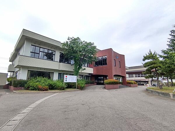 detached 秋田県潟上市飯田川飯塚字塞ノ神78-5
地図を見る