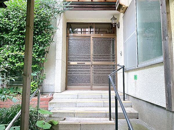 主要採光面が南向きで、1日を通して日当たり良好です。