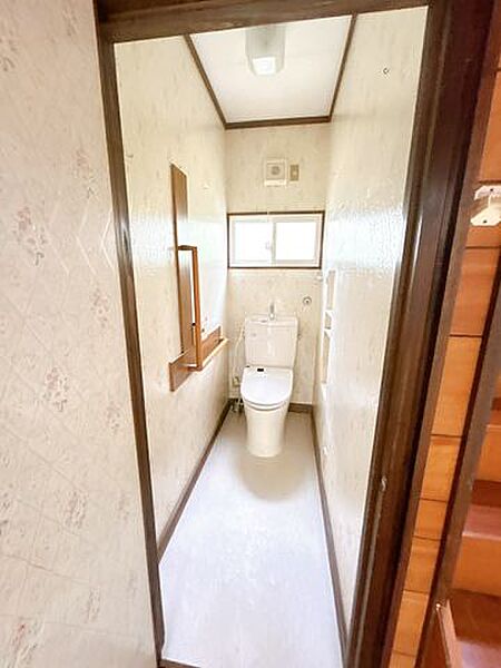 1畳のWC、リビング、水回りからも近いため、非常に使いやすい位置にあります。