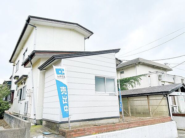 周辺交通量少なめで、子育てやぜんそくが気になる方におすすめです。