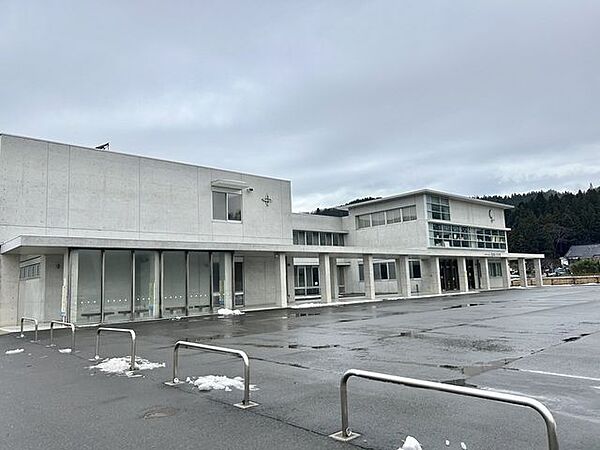 由利本荘市立岩城小学校 岩城小学校まで5090m(車で11分)。