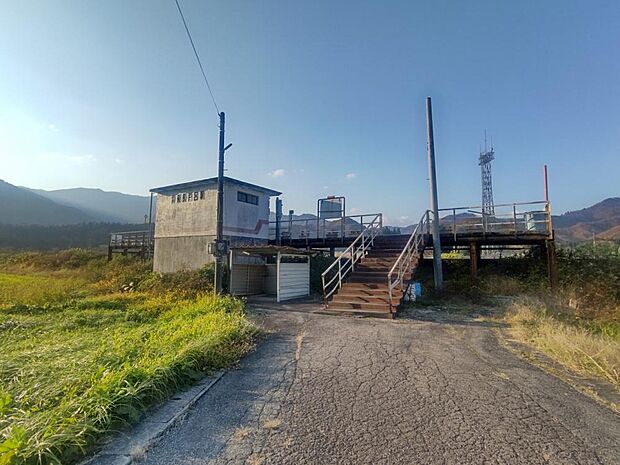 秋田内陸縦貫鉄道の羽後長戸呂駅まで約550ｍ（徒歩約7分）駅が歩いて行ける距離にあるのは嬉しいですね。