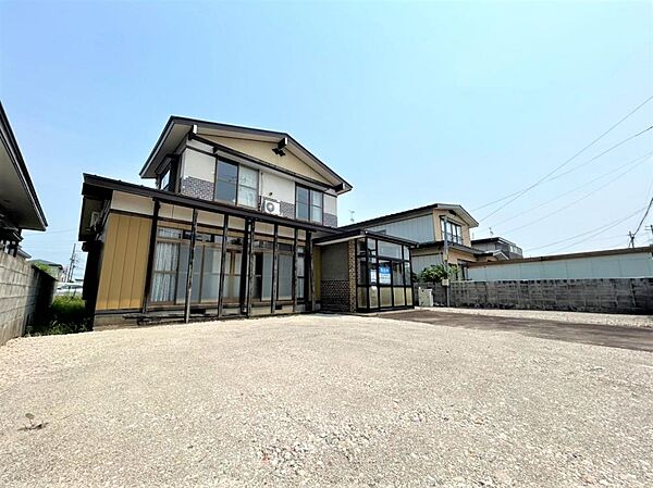detached 秋田県大仙市大曲戸巻町5-14-7
地図を見る