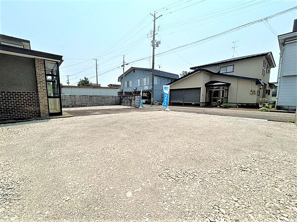 detached 秋田県大仙市大曲戸巻町5-14-7
地図を見る