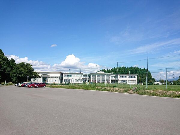 detached 秋田県大仙市大曲戸巻町5-14-7
地図を見る