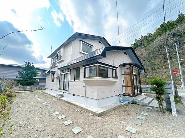 detached 秋田県湯沢市裏門1丁目4-10
地図を見る