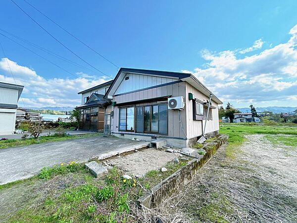 detached 秋田県湯沢市小野字小町22-5
地図を見る