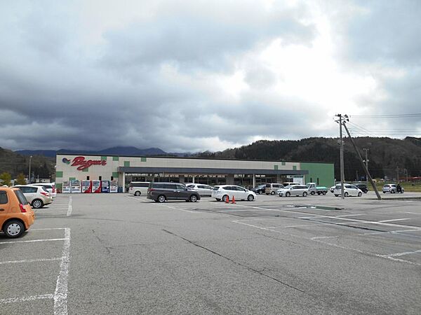 detached 秋田県湯沢市小野字小町22-5
地図を見る