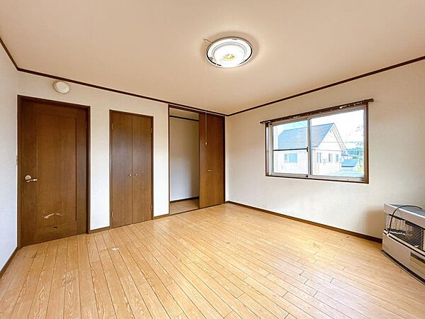 detached 秋田県湯沢市杉沢字森道上185-25
地図を見る