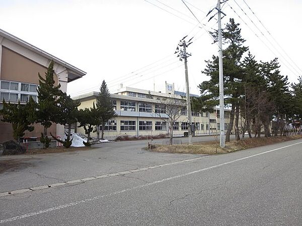 【周辺環境】大曲南中学校まで約500ｍ