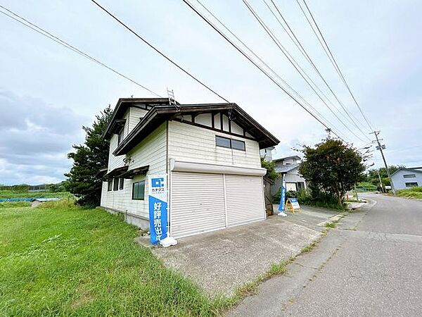 【現況販売】外観写真です。別角度から撮影しました。