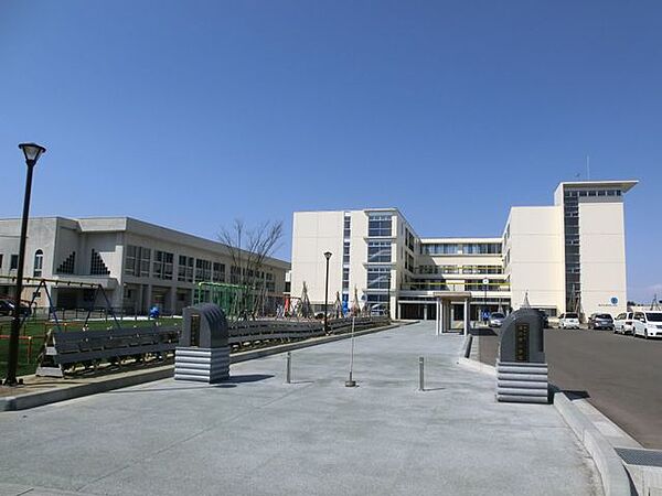【周辺環境】湯沢東小学校まで約1100ｍ（徒歩14分）