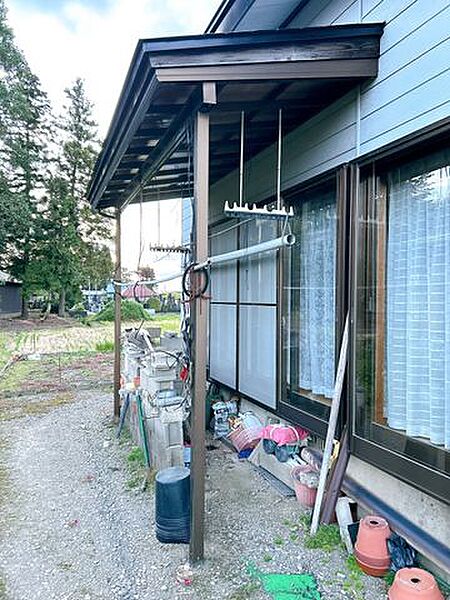 【現況販売】物件南側の物干しスペースです。