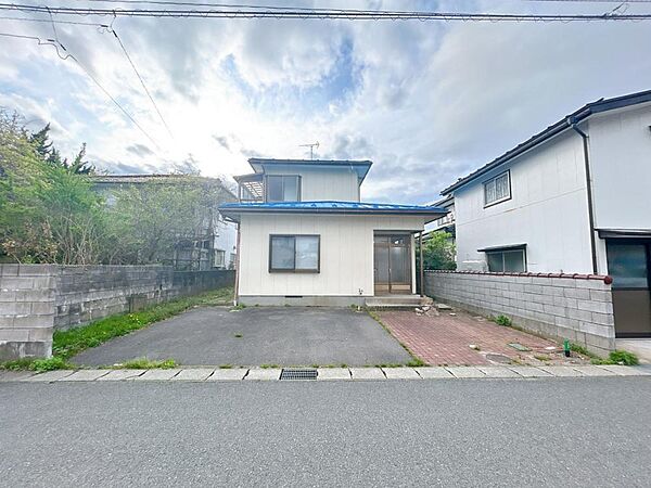 detached 山形県酒田市みずほ2丁目9-7
地図を見る