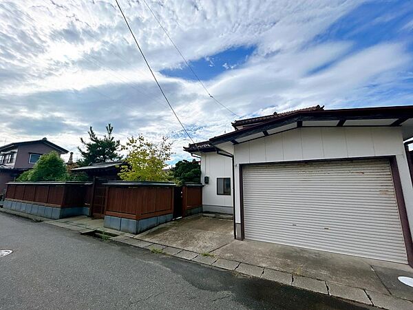 detached 山形県東田川郡庄内町余目字矢口89-1
地図を見る