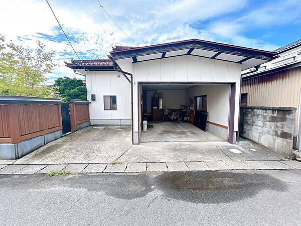 detached 山形県東田川郡庄内町余目字矢口89-1
地図を見る