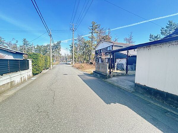 前面道路は公道（幅員約5.9ｍ）です。