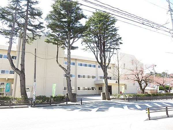 松陵小学校まで1000ｍ（徒歩13分）