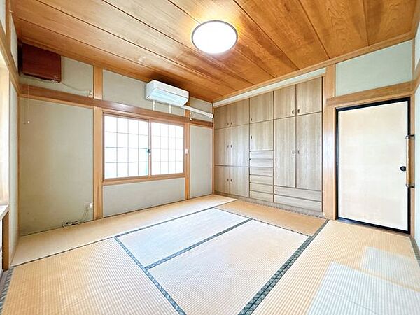 玄関を拡大表示