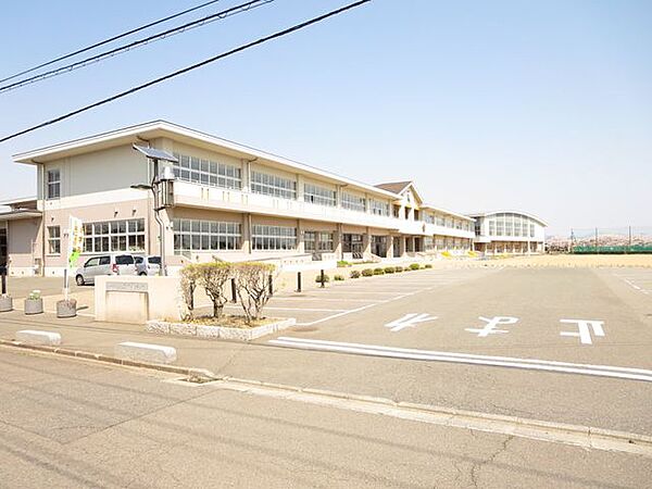 浜田小学校まで約1300ｍ（徒歩約17分）