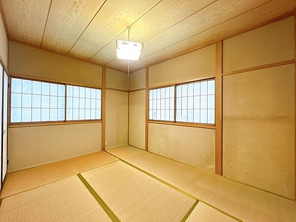 【リフォーム中】二階南側約6帖洋室を作成します。床はフローリング仕上げ、天井・壁はクロス張替え工事を実施します。お子様の一人部屋としてのご活用がおすすめです。
