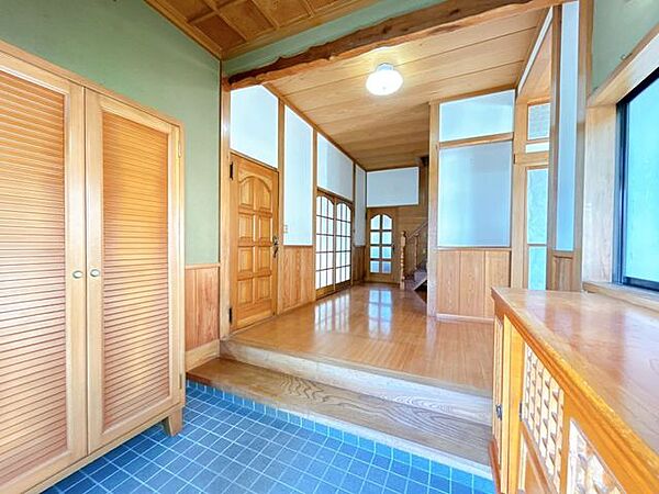 玄関を拡大表示