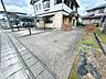 駐車場：【現況販売】駐車場を撮影しました。普通車4台駐車可能です。