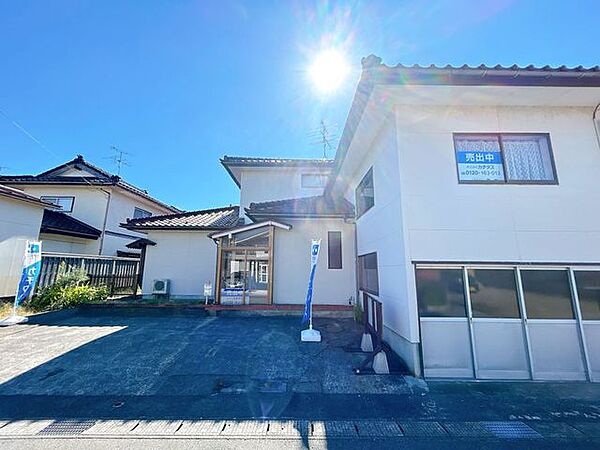 【現況販売】外観を別角度から撮影しました。