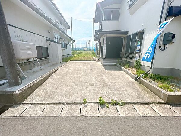 detached 山形県村山市楯岡鶴ケ町1丁目13-5
地図を見る